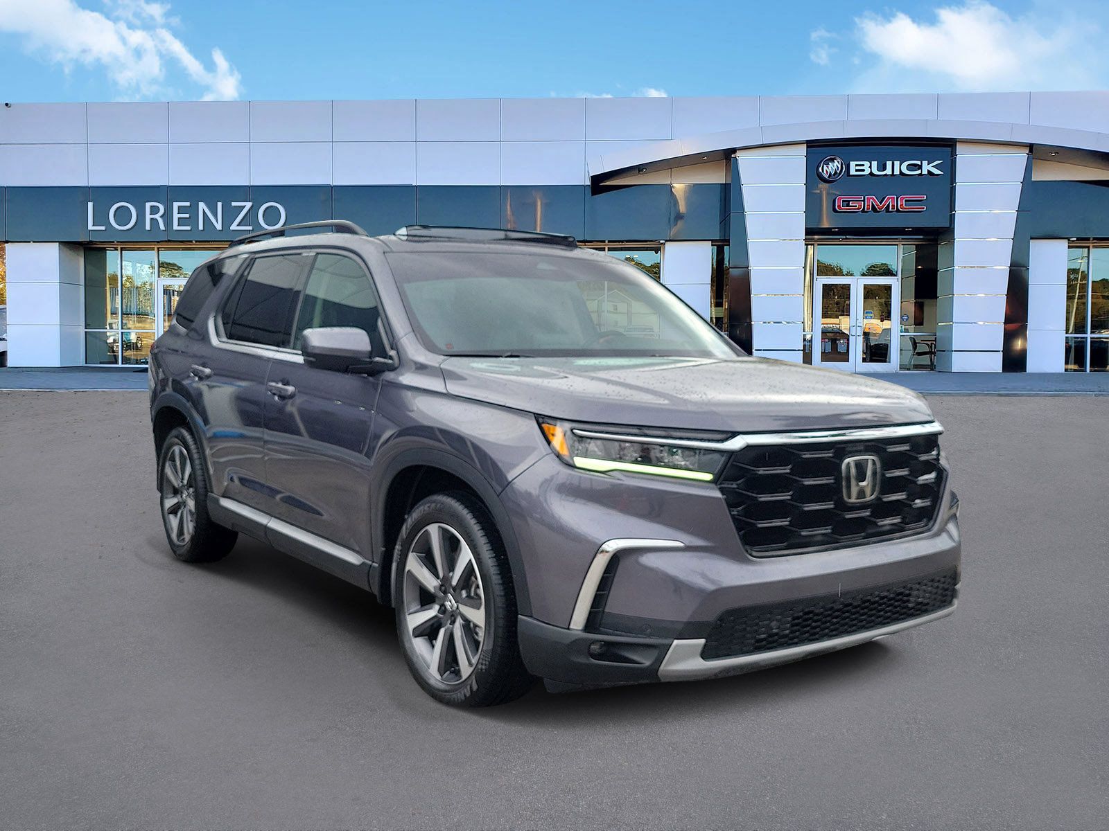 Used 2024 Honda Pilot Touring image 3