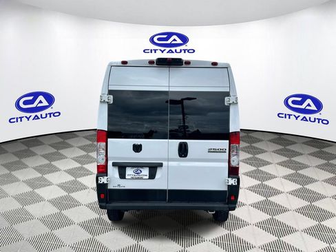 Used 2023 RAM ProMaster 2500 FWD image 5