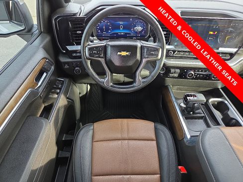 Used 2025 Chevrolet Silverado 1500 High Country w/ Technology Package image 11
