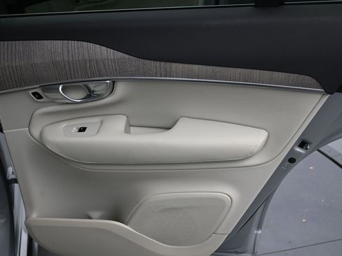 Certified 2024 Volvo XC90 T8 Plus w/ Protection Package Premier image 16