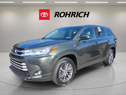 Used 2017 Toyota Highlander XLE