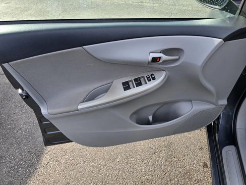 Used 2013 Toyota Corolla LE Special Edition image 14