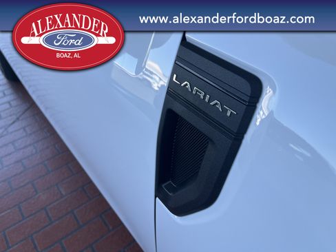 Used 2024 Ford Maverick Lariat image 7