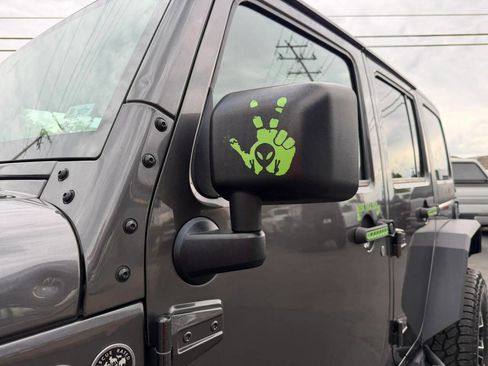 Used 2018 Jeep Wrangler Unlimited Sahara image 66