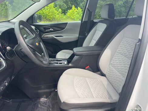 Used 2019 Chevrolet Equinox LT AWD/4WD image 2