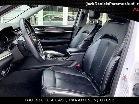 Used 2021 Jeep Grand Cherokee L Limited AWD/4WD image 19