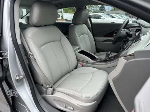 Used 2010 Buick LaCrosse CXL FWD image 32