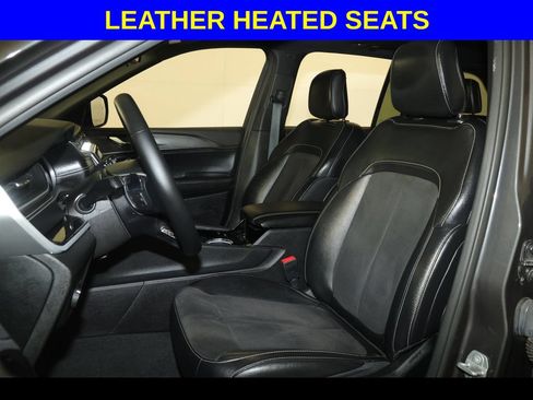 Used 2022 Jeep Grand Cherokee Altitude AWD/4WD image 5