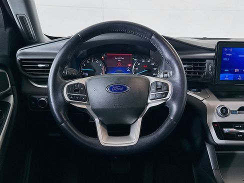 Used 2022 Ford Explorer XLT w/ Class IV Trailer Tow Package image 18