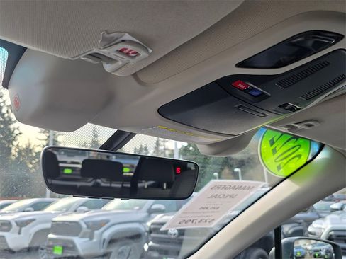 Used 2022 Subaru Outback Premium image 26