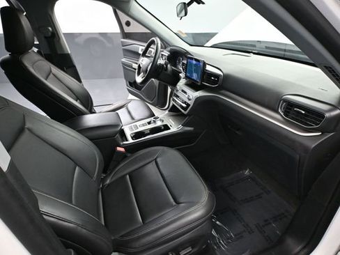Used 2020 Ford Explorer XLT w/ Equipment Group 202A image 53
