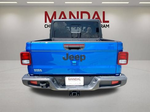 Used 2023 Jeep Gladiator Sport AWD/4WD image 6