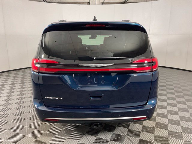 Used 2025 Chrysler Pacifica Pinnacle w/ Trailer Tow Group FWD image 7