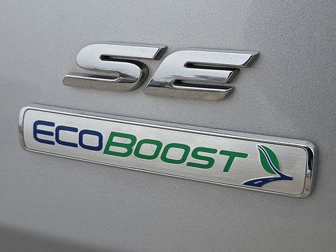 Used 2018 Ford Escape SE image 9