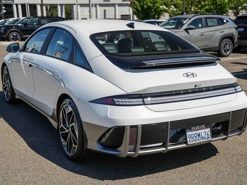 Used 2025 Hyundai Ioniq 6 SEL RWD image 2
