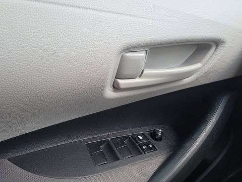 Used 2025 Toyota Corolla LE FWD image 23