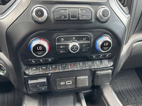 Used 2021 GMC Sierra 1500 Denali w/ Denali Ultimate Package AWD/4WD image 39