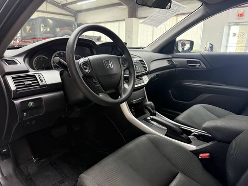 Used 2015 Honda Accord LX image 19