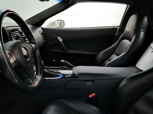 Used 2010 Chevrolet Corvette Grand Sport w/ Preferred Equipment Group RWD image 17