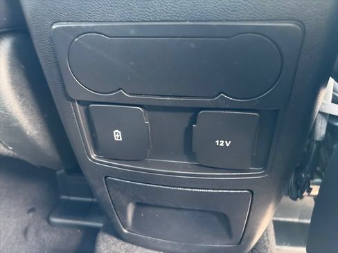 Used 2024 Ford Explorer XLT w/ Equipment Group 202A AWD/4WD image 33