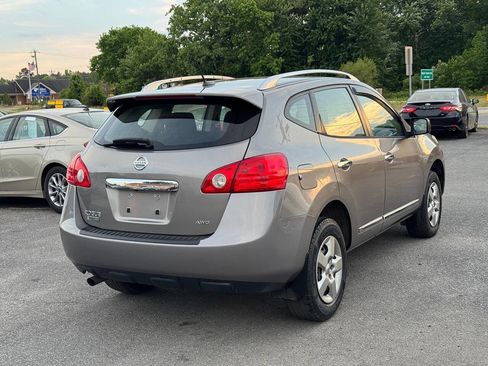 Used 2015 Nissan Rogue S w/ Convenience Package AWD/4WD image 4