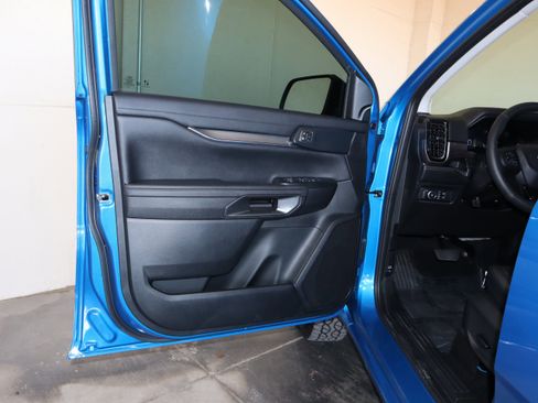 New 2025 Ford Ranger Lariat w/ Black Appearance Package image 31