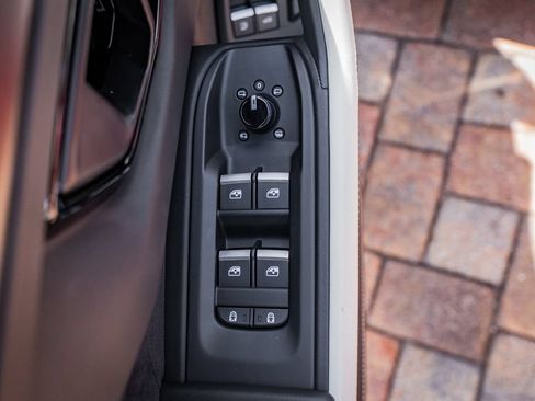 Used 2025 Lamborghini Urus Performante AWD/4WD image 18