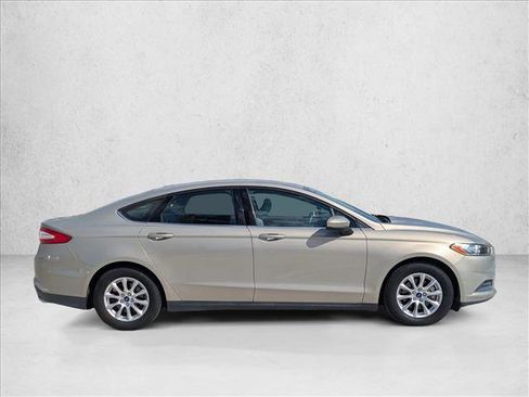 Used 2015 Ford Fusion S image 4
