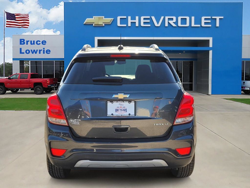 Used 2019 Chevrolet Trax LT w/ LT Convenience Package FWD image 5