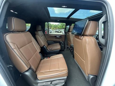 New 2026 Chevrolet Suburban High Country AWD/4WD image 21