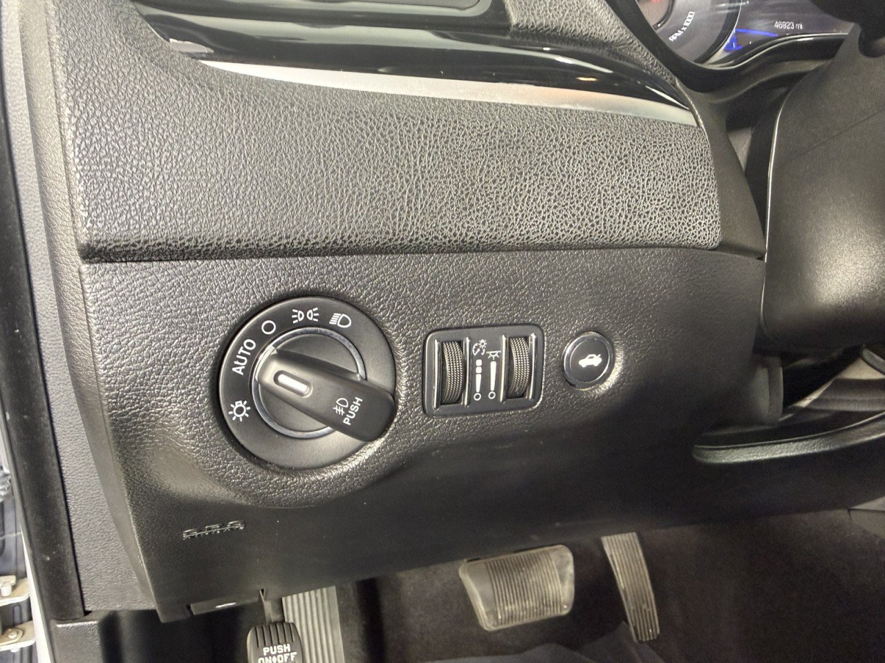 Used 2023 Chrysler 300 S RWD image 22