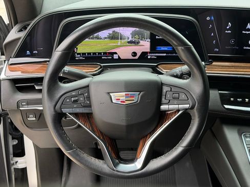 Used 2023 Cadillac Escalade ESV Luxury w/ LPO, Floor Liner Package RWD image 21