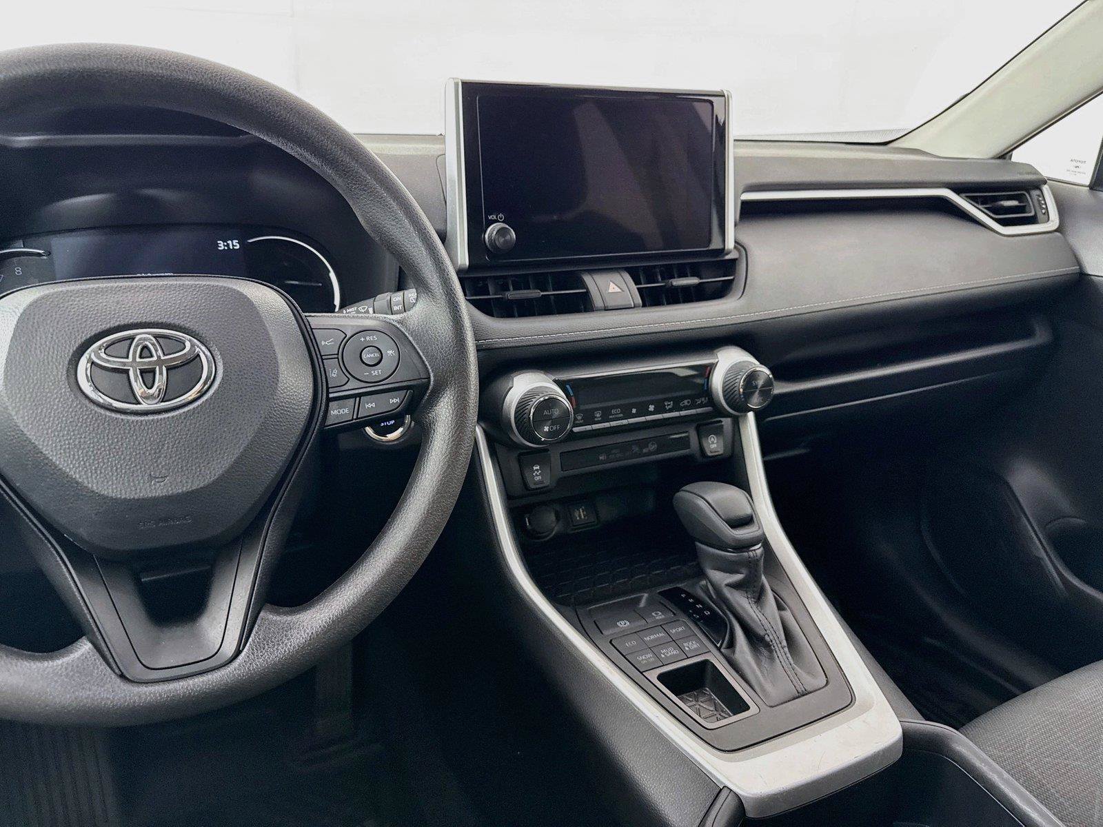 Certified 2025 Toyota RAV4 XLE AWD/4WD image 30