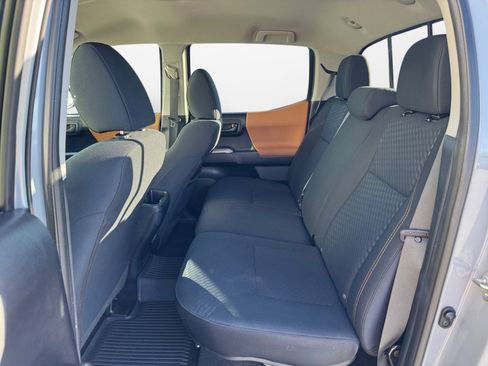 Used 2020 Toyota Tacoma SR5 image 15