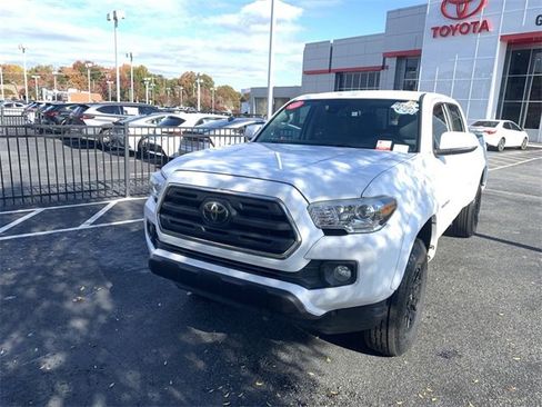 Certified 2019 Toyota Tacoma TRD Sport image 4