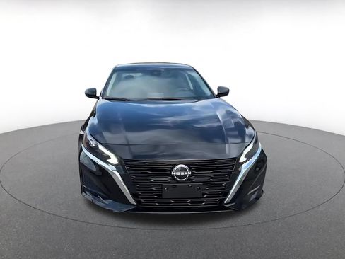 Used 2025 Nissan Altima 2.5 SV FWD image 5