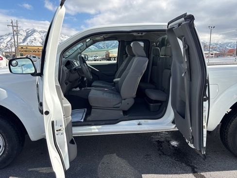 Used 2019 Nissan Frontier S image 20
