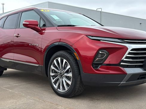 Used 2025 Chevrolet Blazer Premier w/ Driver Confidence II Package image 1