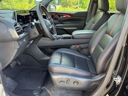 Used 2024 Chevrolet Traverse RS w/ LPO, Floor Liner Package AWD/4WD image 21