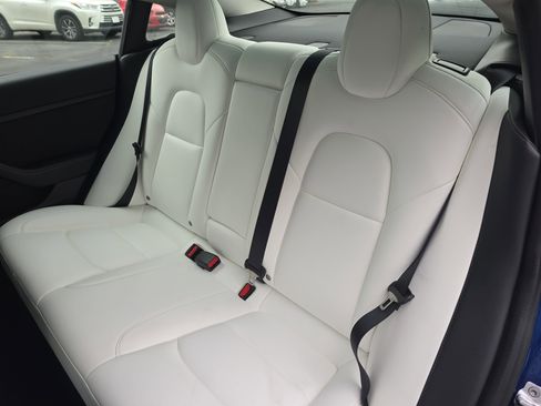 Used 2022 Tesla Model 3 Long Range AWD/4WD image 14