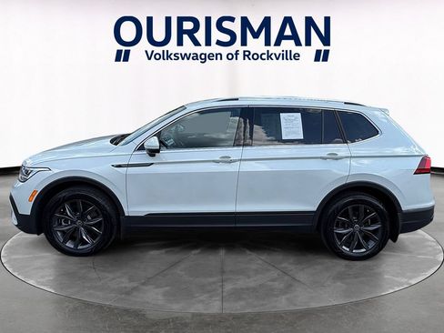 Used 2023 Volkswagen Tiguan SE FWD image 3