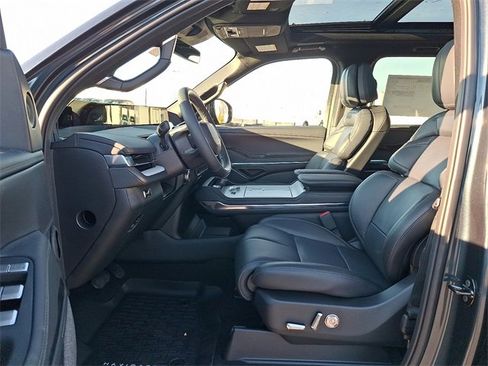 New 2025 Lincoln Navigator Reserve w/ Jet Appearance Package image 6