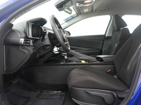 Used 2023 Hyundai Elantra SEL image 18