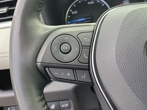 Used 2022 Toyota RAV4 XLE Premium image 31