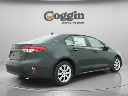 Used 2025 Toyota Corolla LE FWD image 25