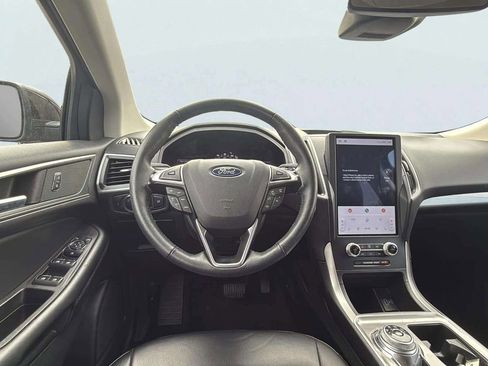 Used 2024 Ford Edge SEL image 11