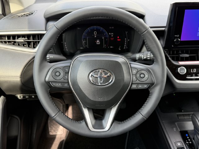 Used 2026 Toyota Corolla Cross LE FWD image 12