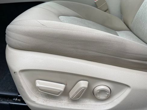 Used 2022 Toyota Camry LE FWD image 10