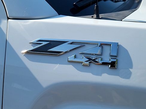 Used 2018 GMC Sierra 2500 SLE w/ SLE Fleet Convenience Package AWD/4WD image 32