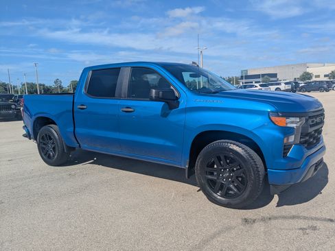 Used 2023 Chevrolet Silverado 1500 Custom image 2